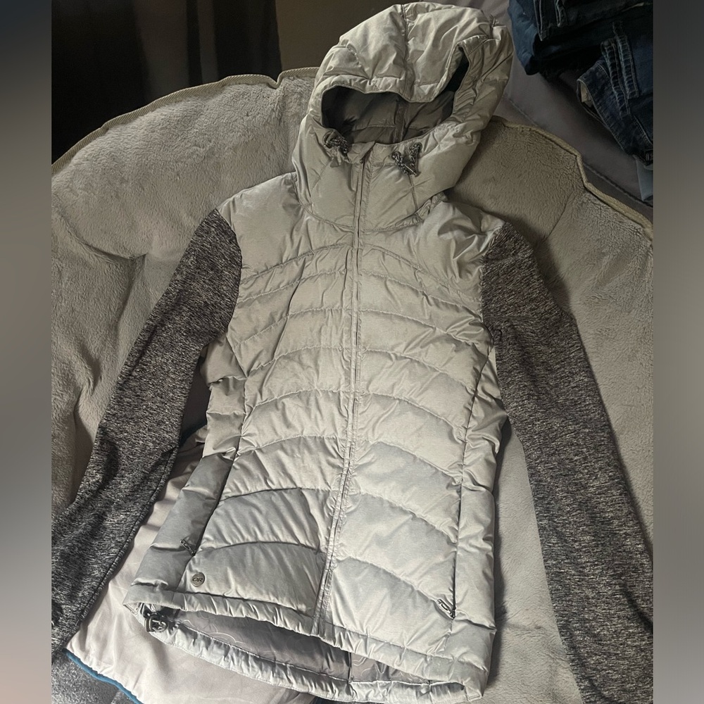 Women’s plaza hoody